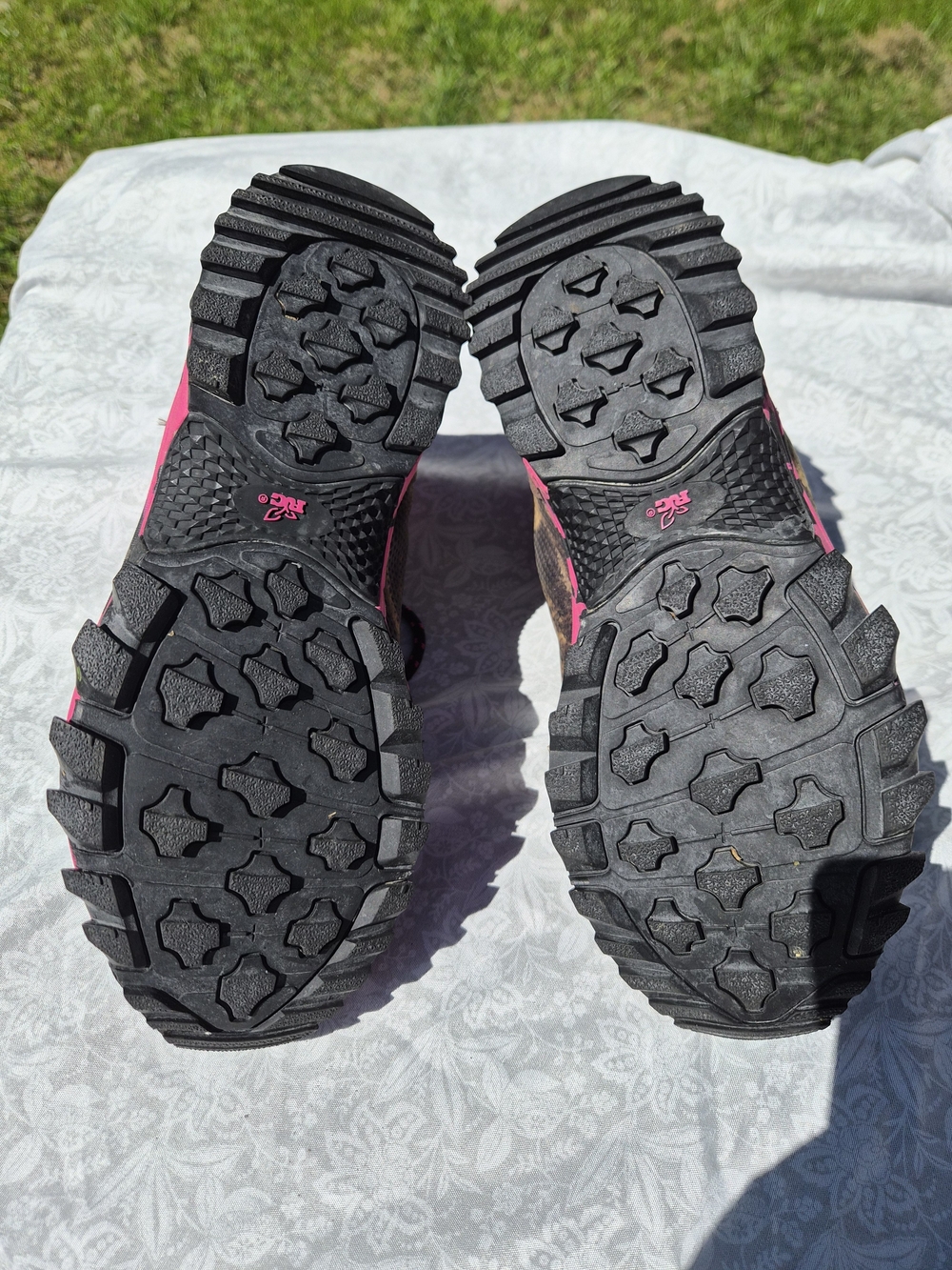 Realtree Brown and Pink Lace-Up Trail Boots - Picture 5 of 8